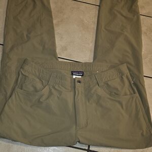 Patagonia Men's Khaki Green Everyday Chinos 34. 00013